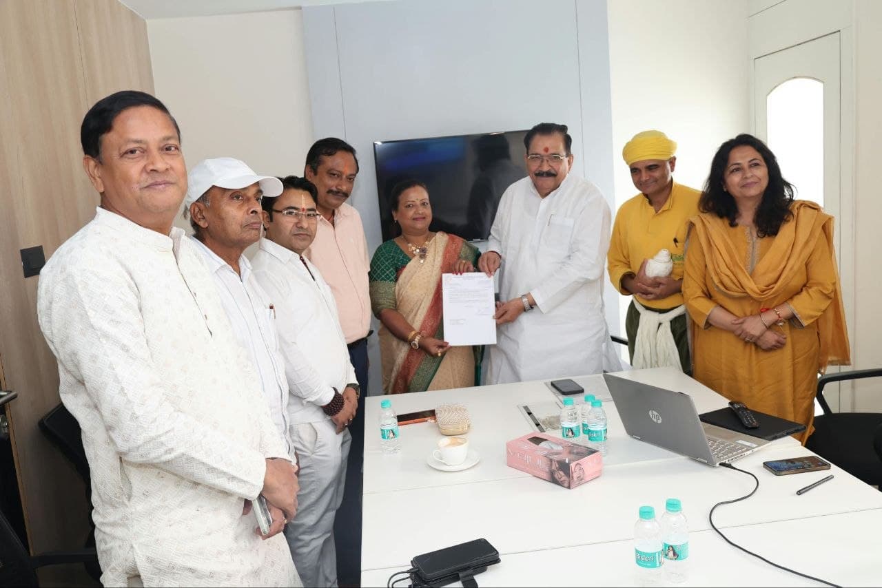 West Bengal BKS members with Shri Krishan Bir Choudhary and the appointment letter